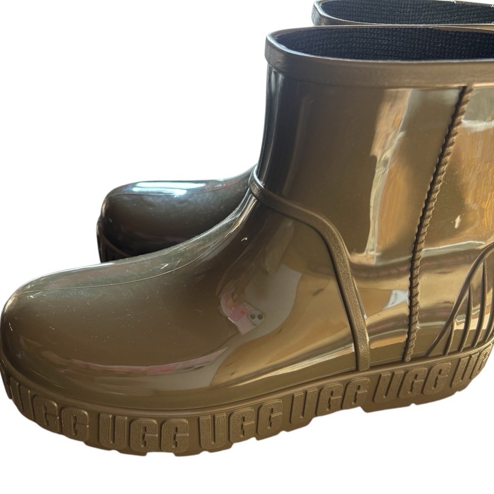 UGG Drizlita Waterproof Boots